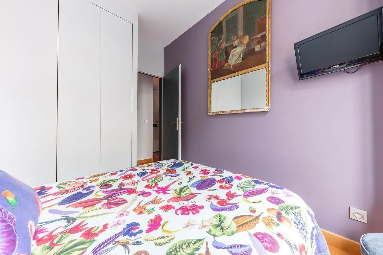 Typical Parisian 70 Sqm Διαμέρισμα *